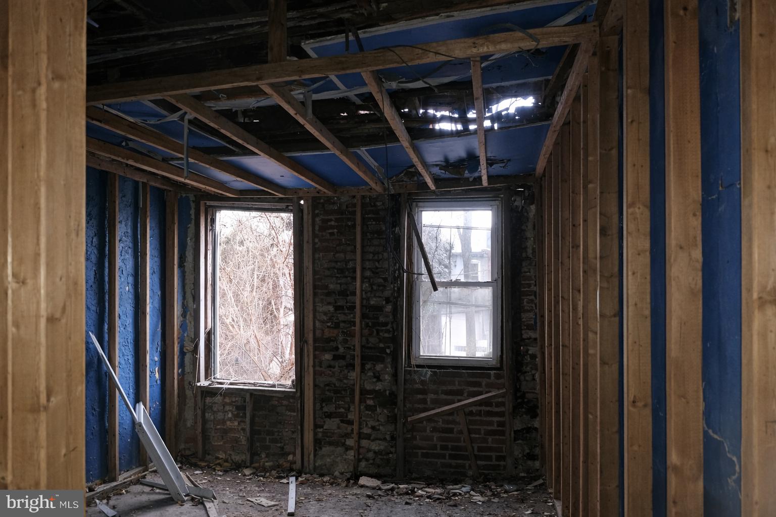 SANDTOWN-WINCHESTER - Residential