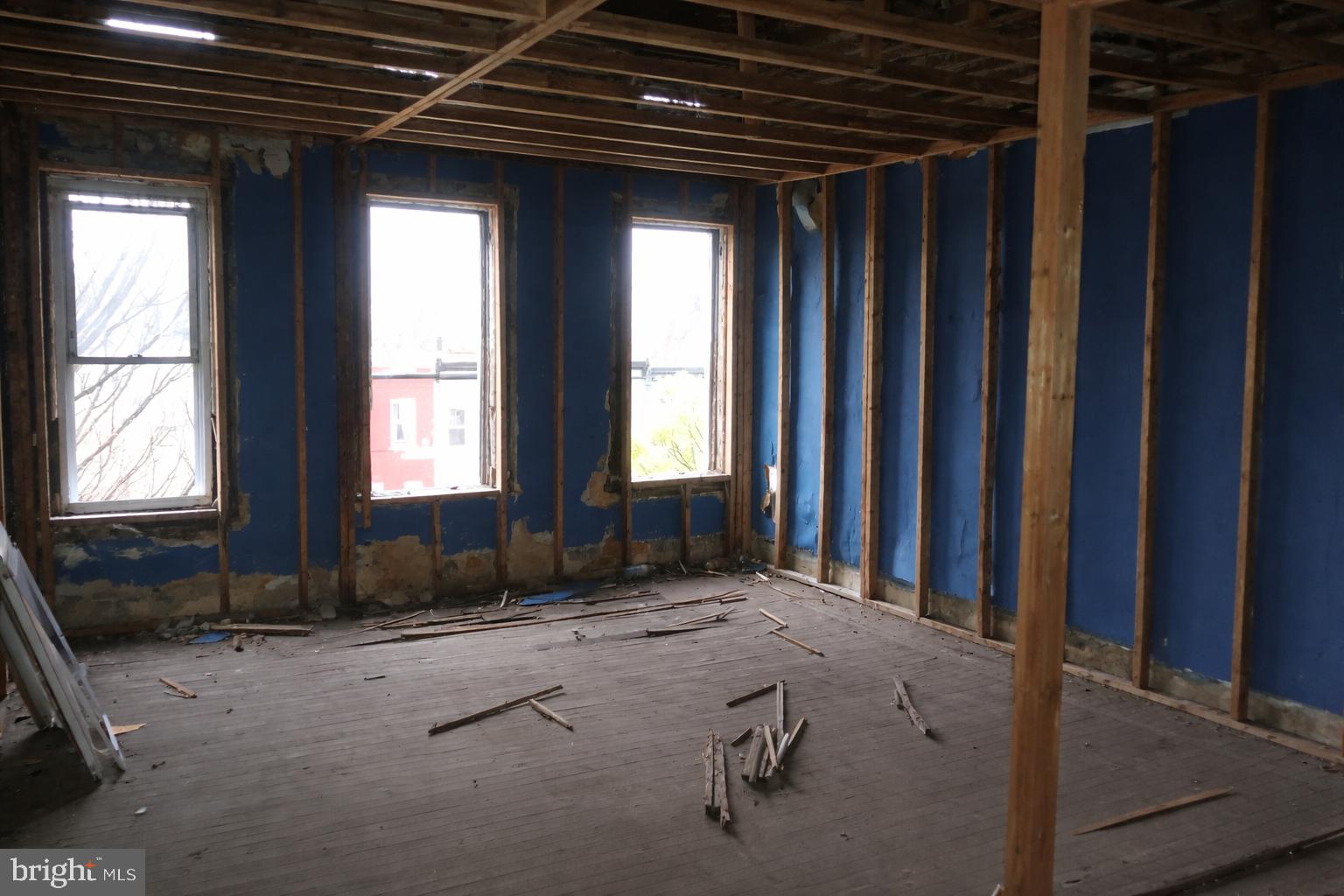 SANDTOWN-WINCHESTER - Residential