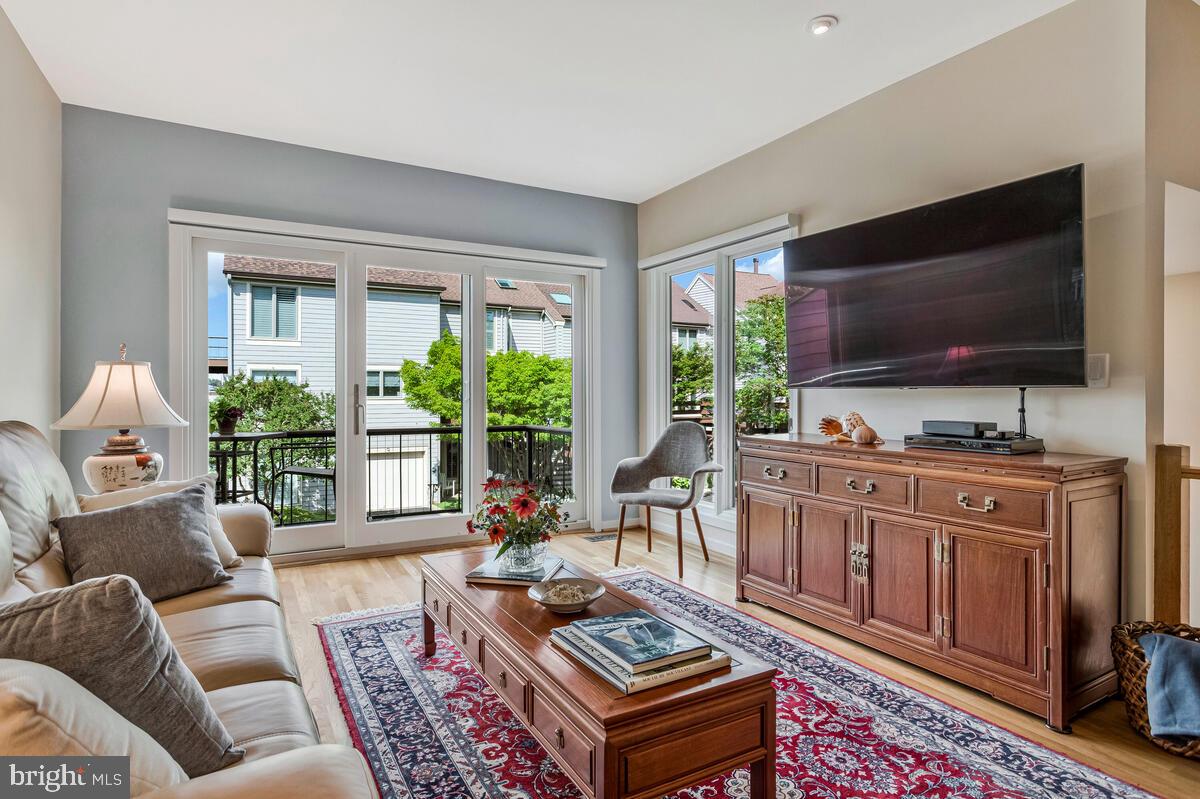 21 CHESAPEAKE LANDING