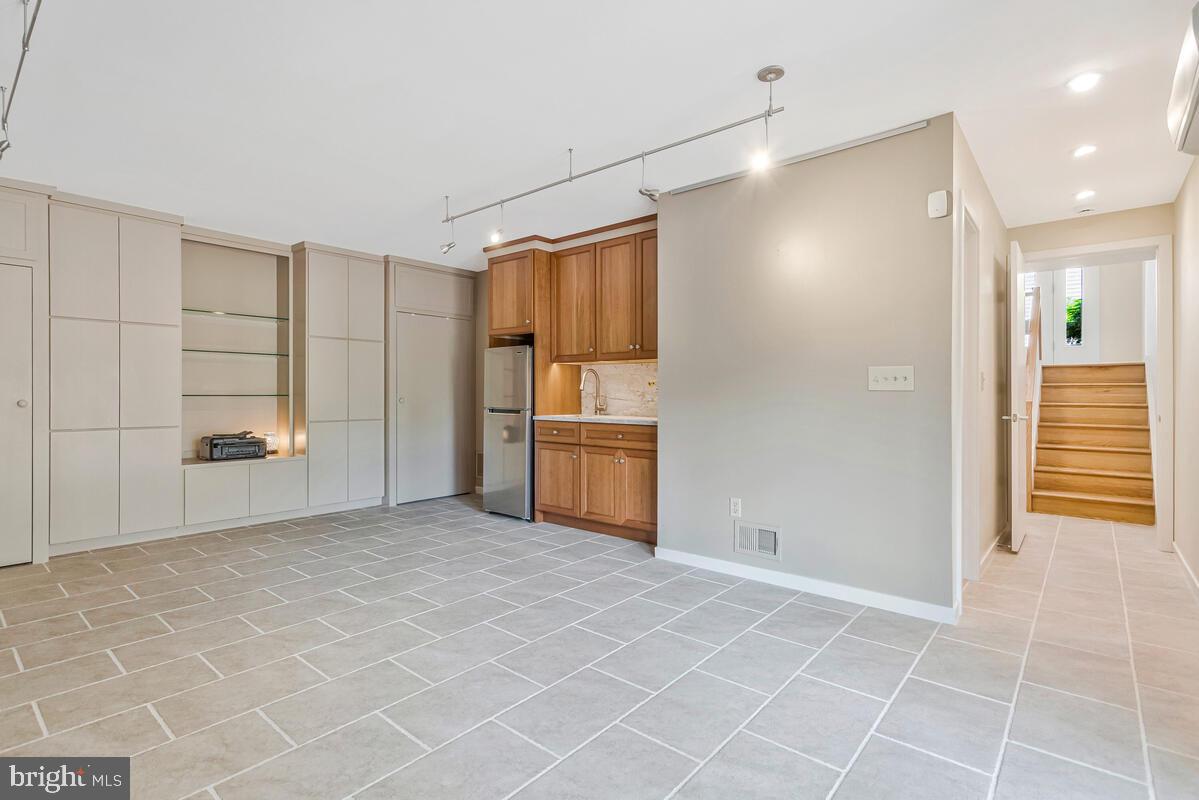 CHESAPEAKE LANDING - Residential