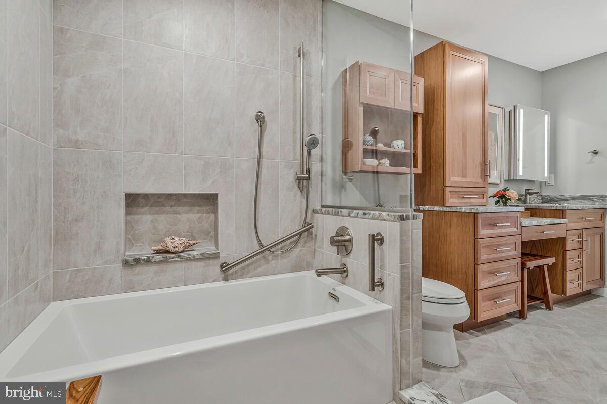 CHESAPEAKE LANDING - Residential