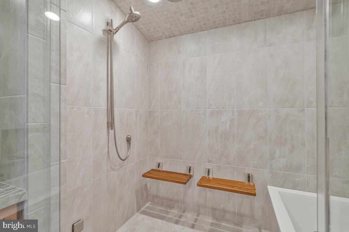 CHESAPEAKE LANDING - Residential