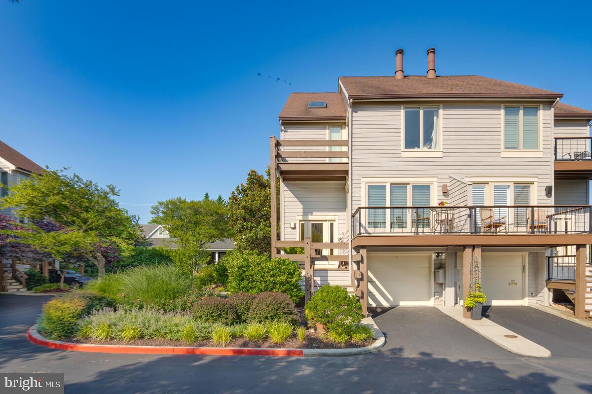 21 CHESAPEAKE LANDING