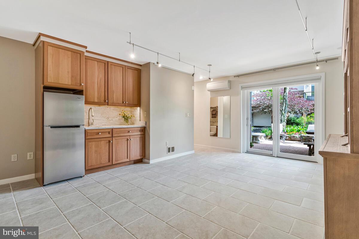 CHESAPEAKE LANDING - Residential