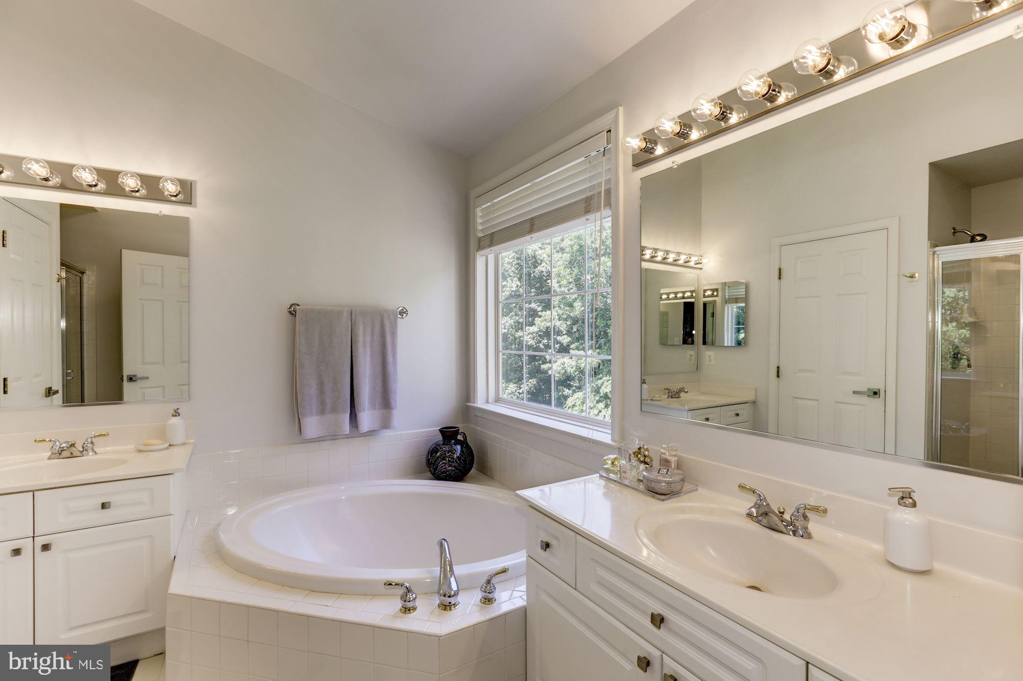 GOVERNORS GROVE - Residential Lease