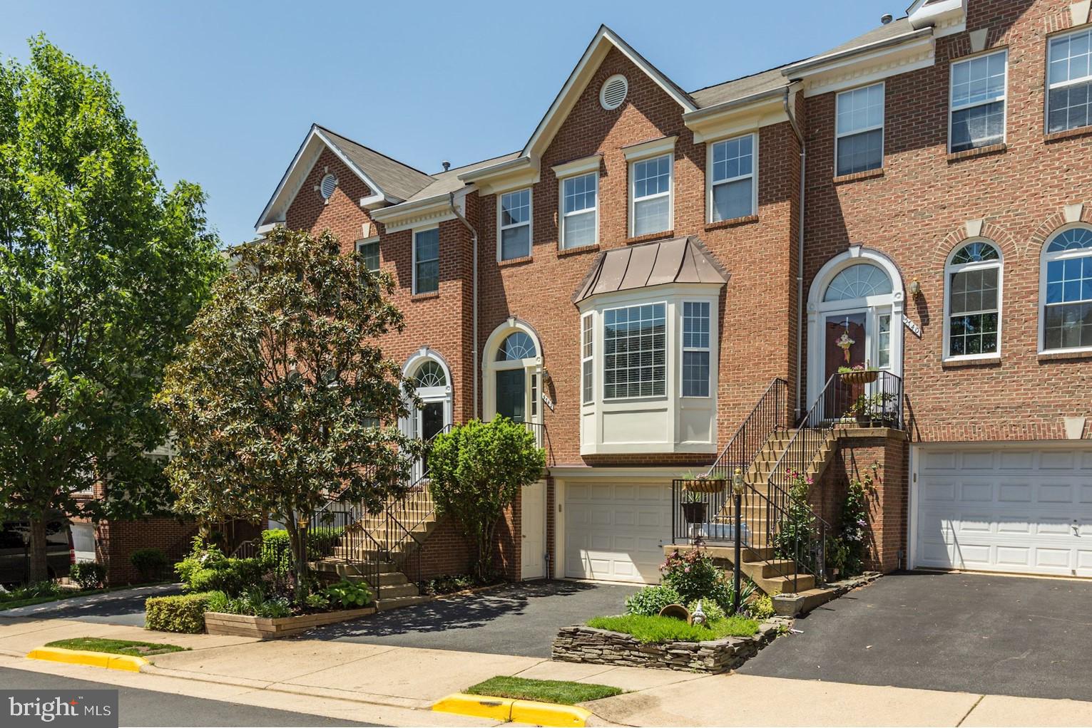 GOVERNORS GROVE - Residential Lease