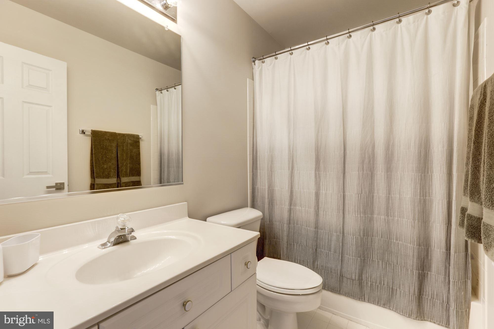 GOVERNORS GROVE - Residential Lease