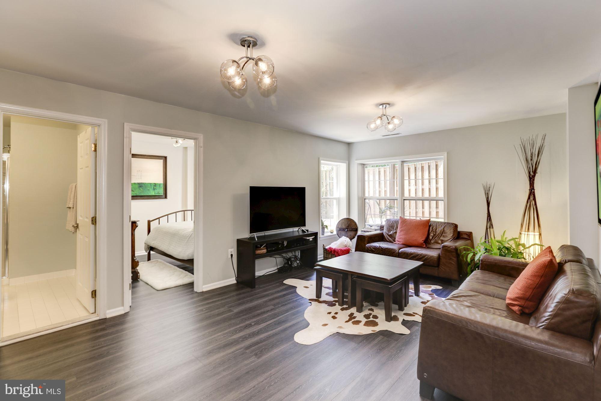 GOVERNORS GROVE - Residential Lease