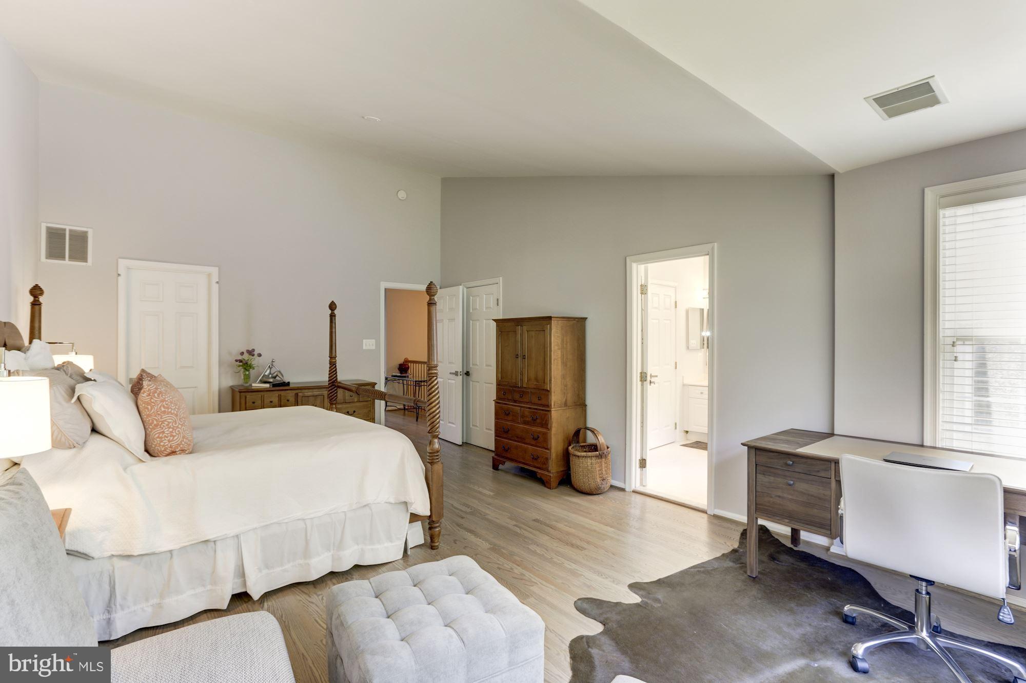 GOVERNORS GROVE - Residential Lease