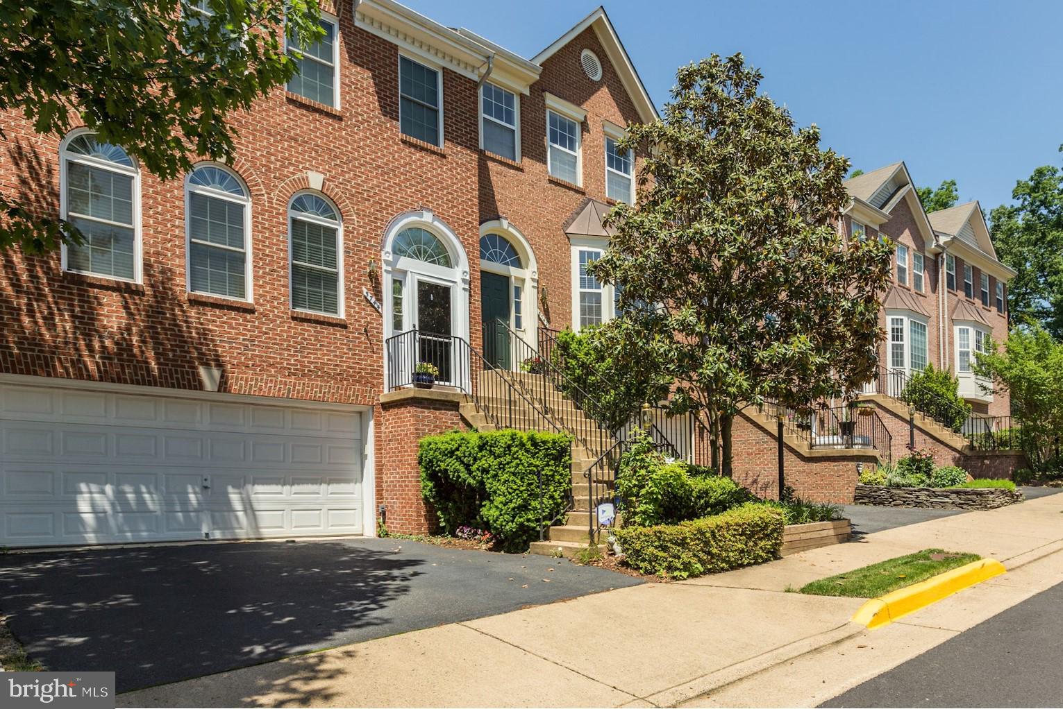 GOVERNORS GROVE - Residential Lease