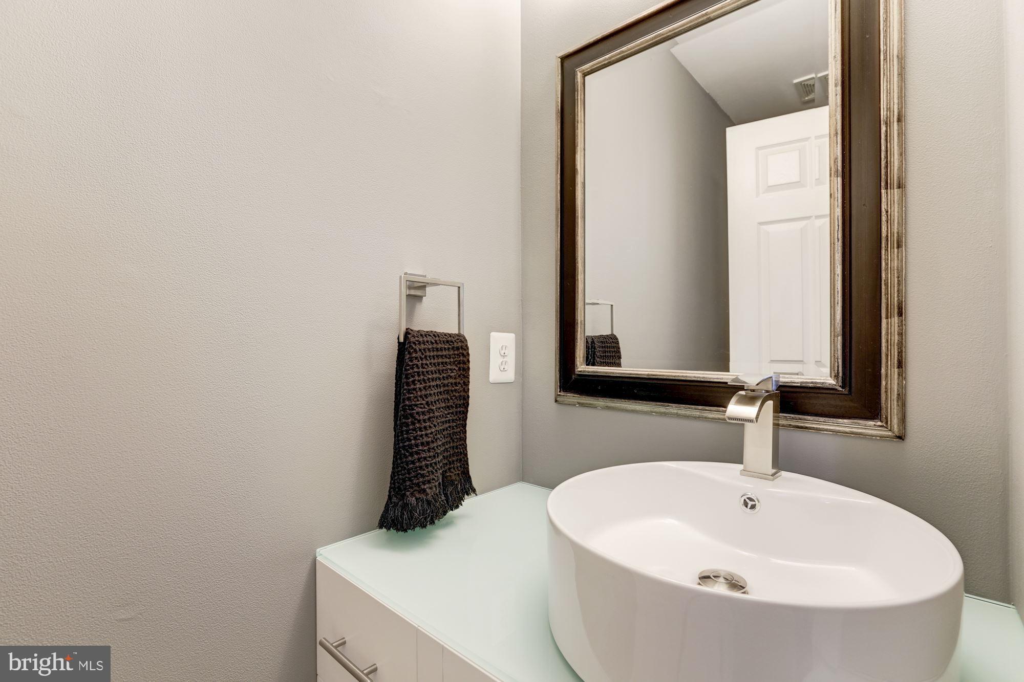 GOVERNORS GROVE - Residential Lease