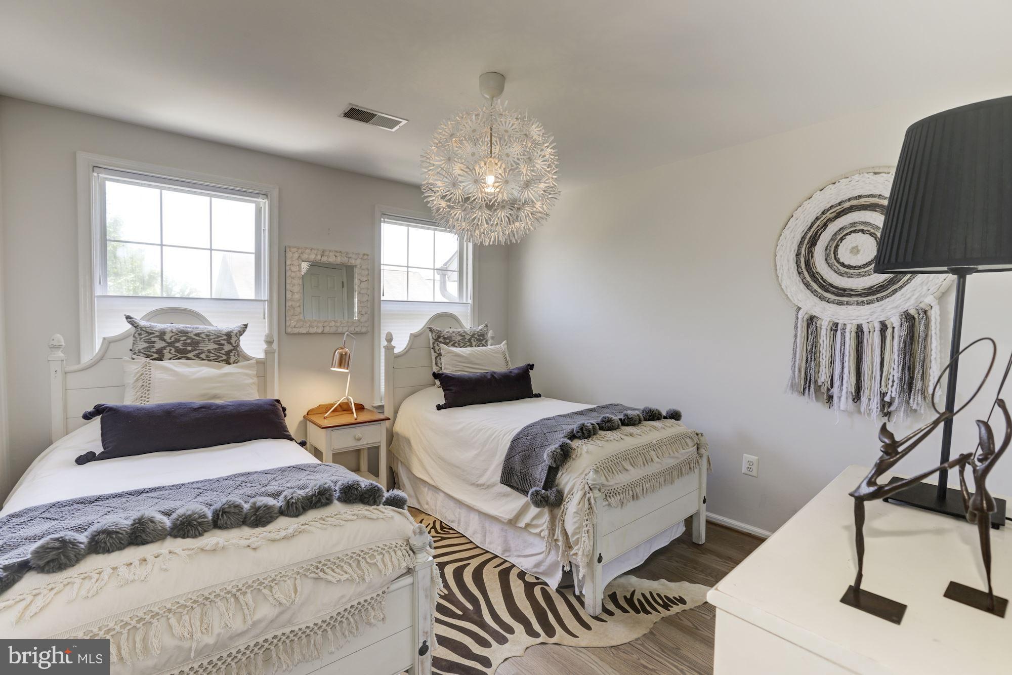 GOVERNORS GROVE - Residential Lease