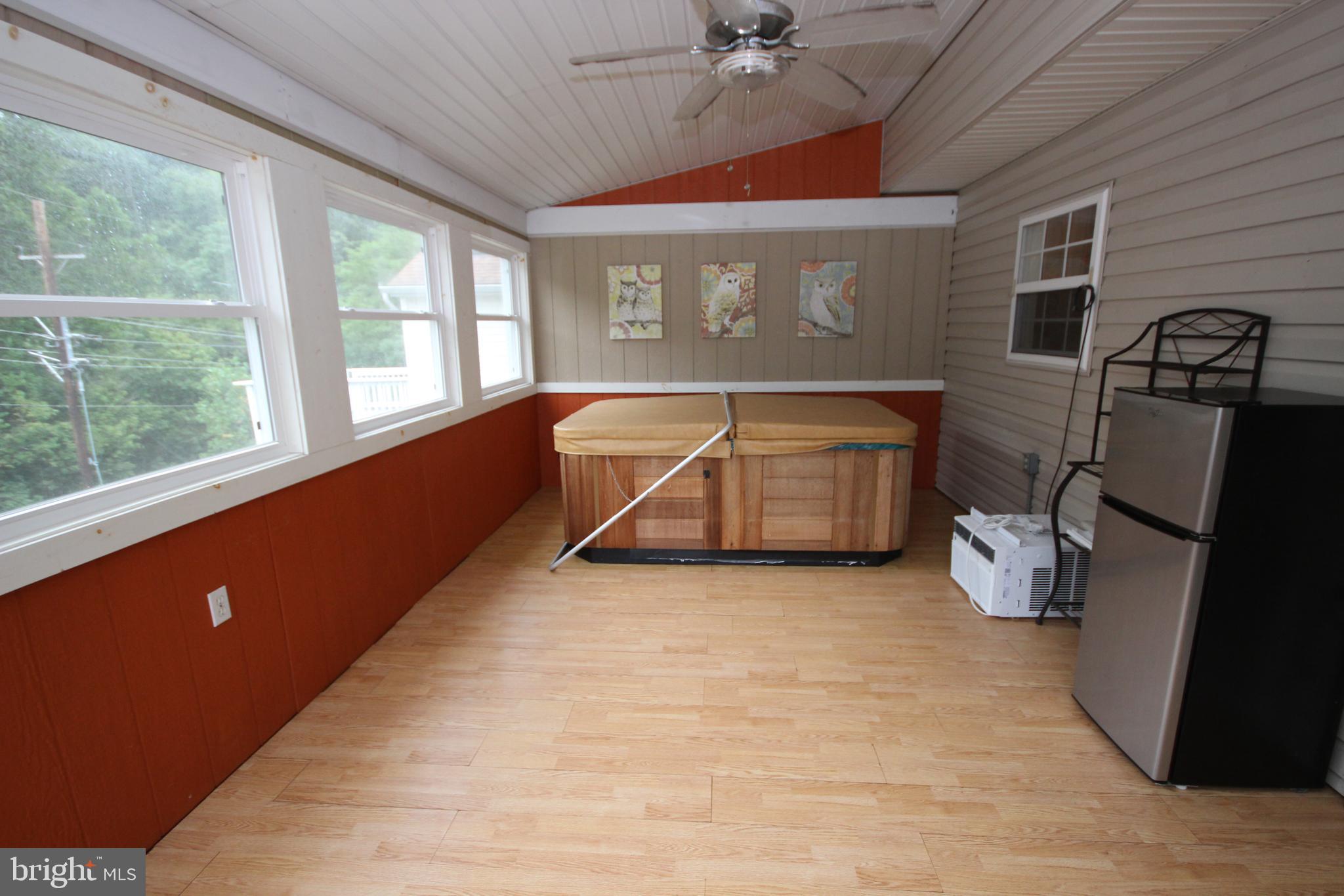 BRUNSWICK - Residential