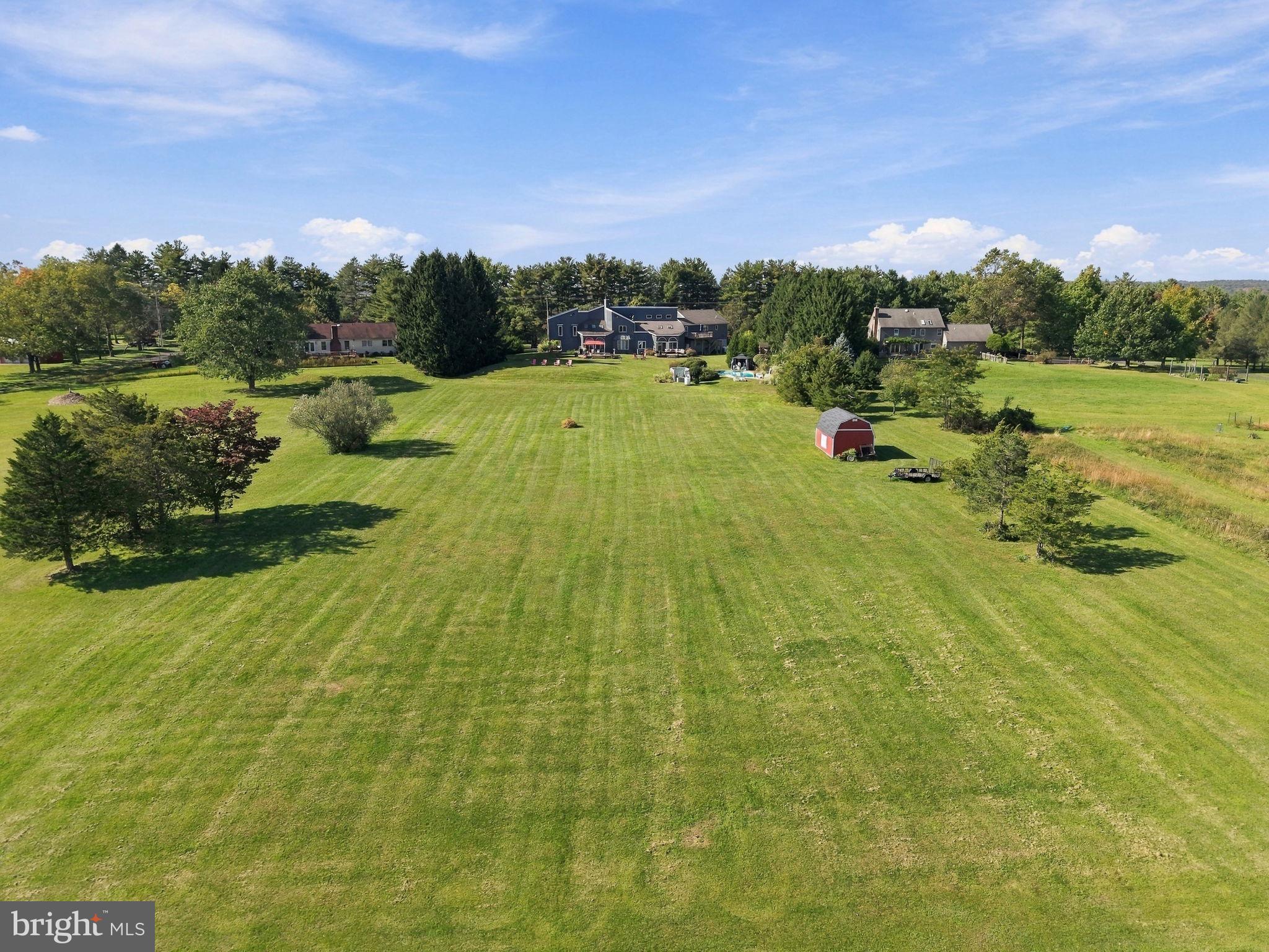 215 E DARK HOLLOW ROAD