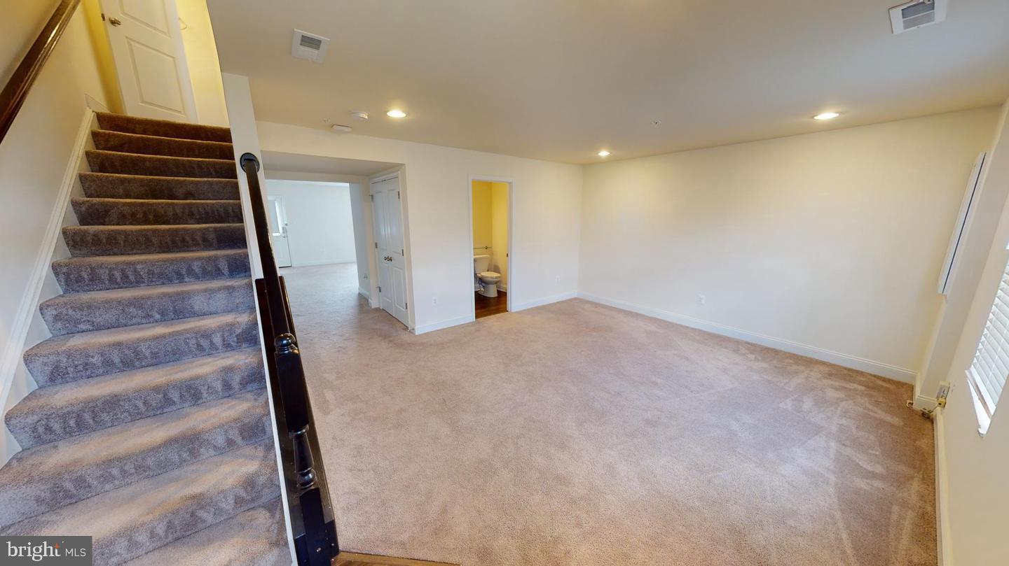 STONEHAVEN - Residential Lease