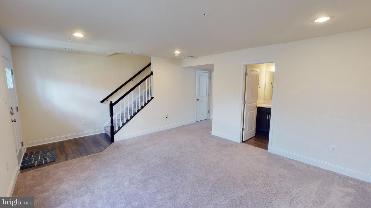 STONEHAVEN - Residential Lease