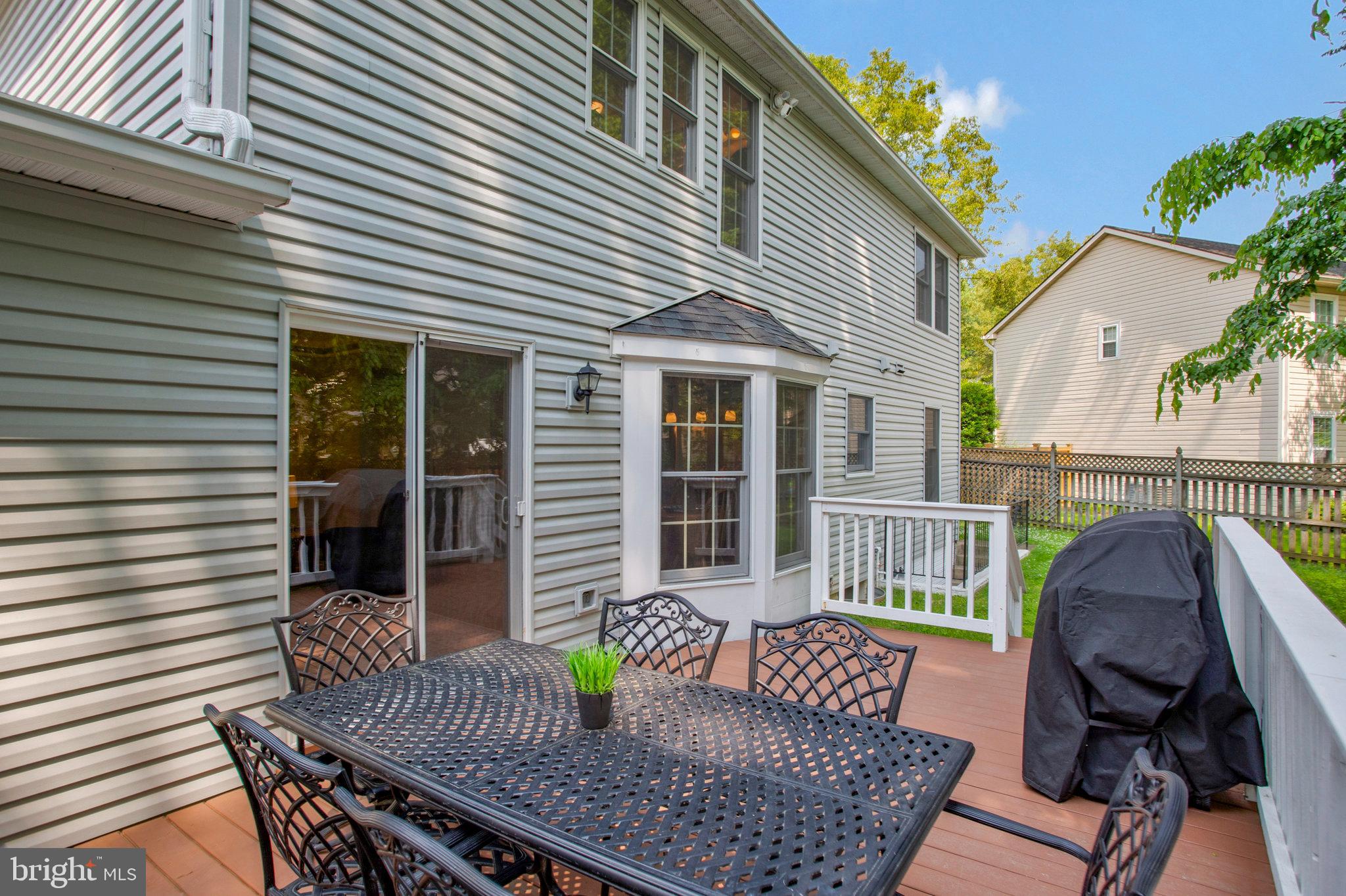 CROFTON WOODS - Residential