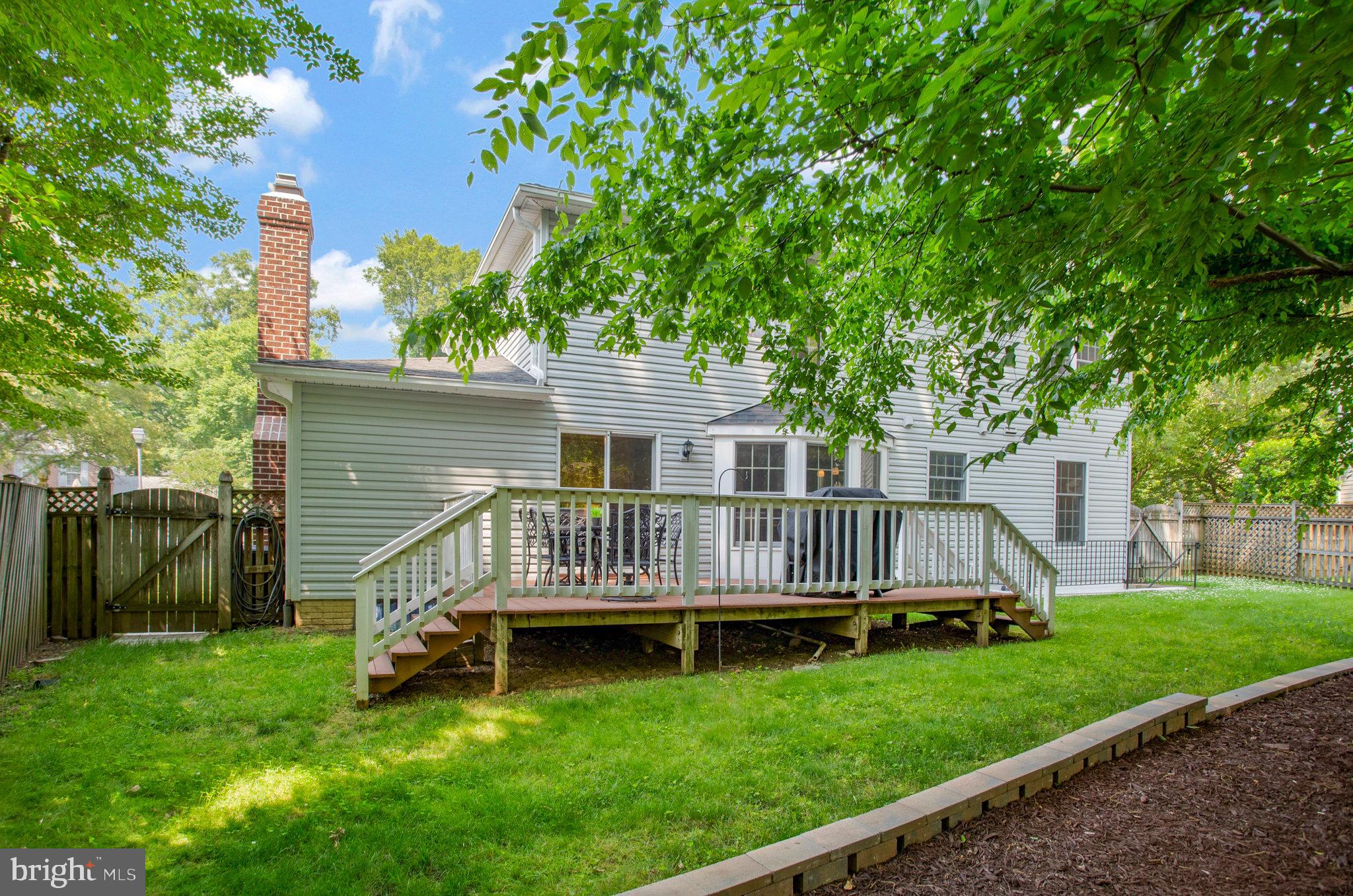 CROFTON WOODS - Residential