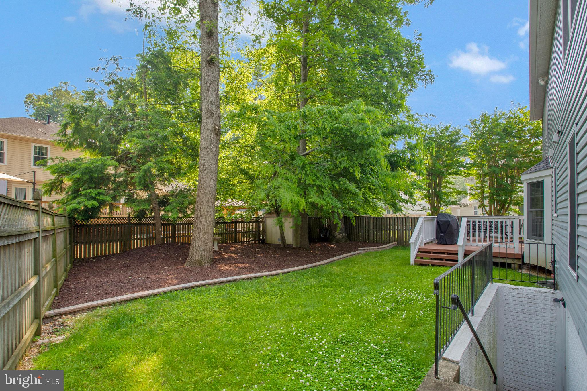 CROFTON WOODS - Residential