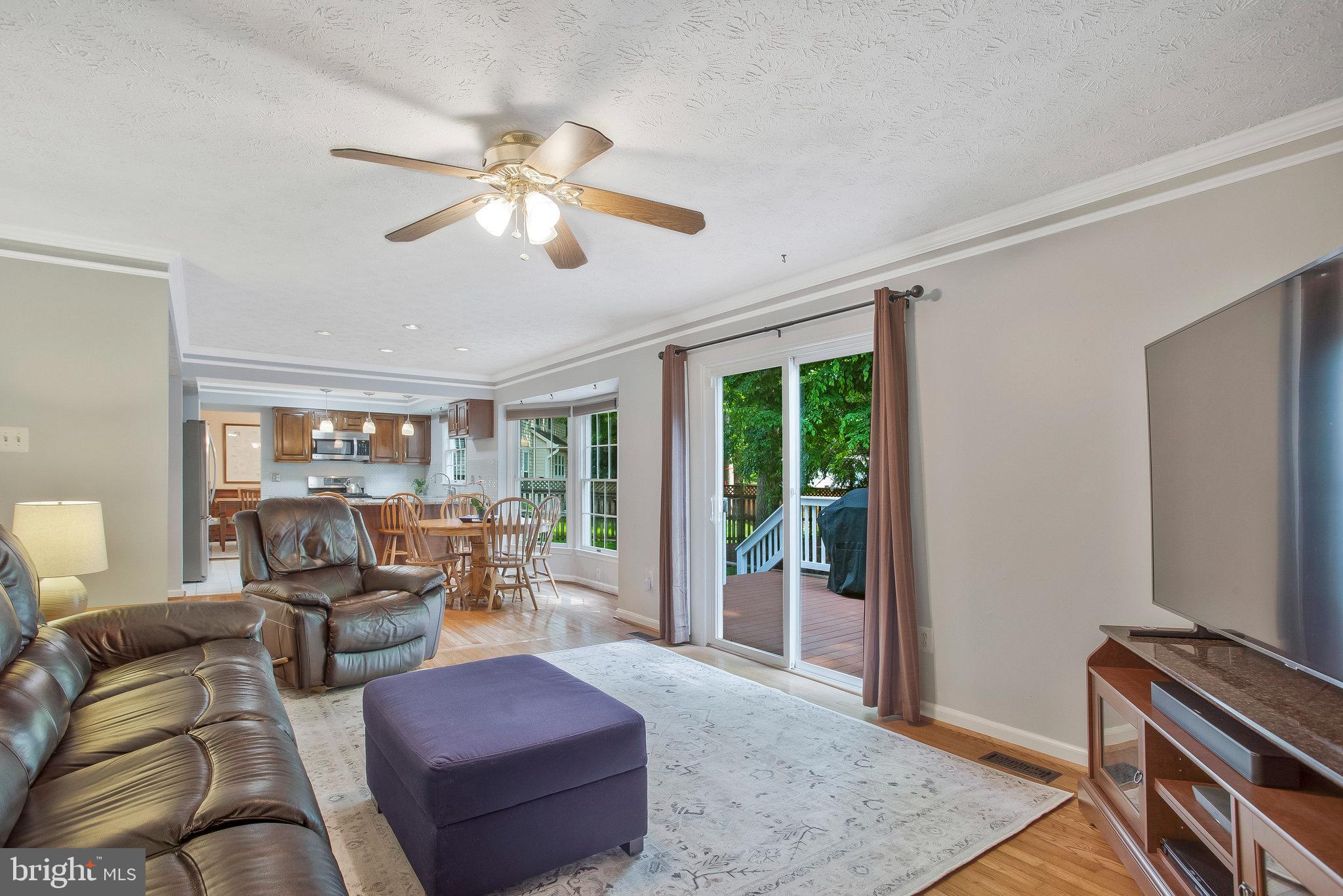 CROFTON WOODS - Residential