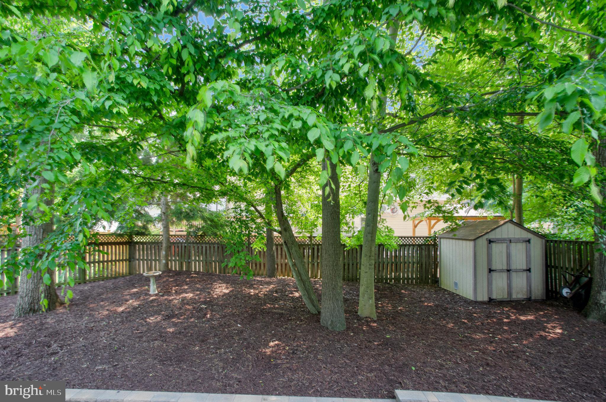 CROFTON WOODS - Residential