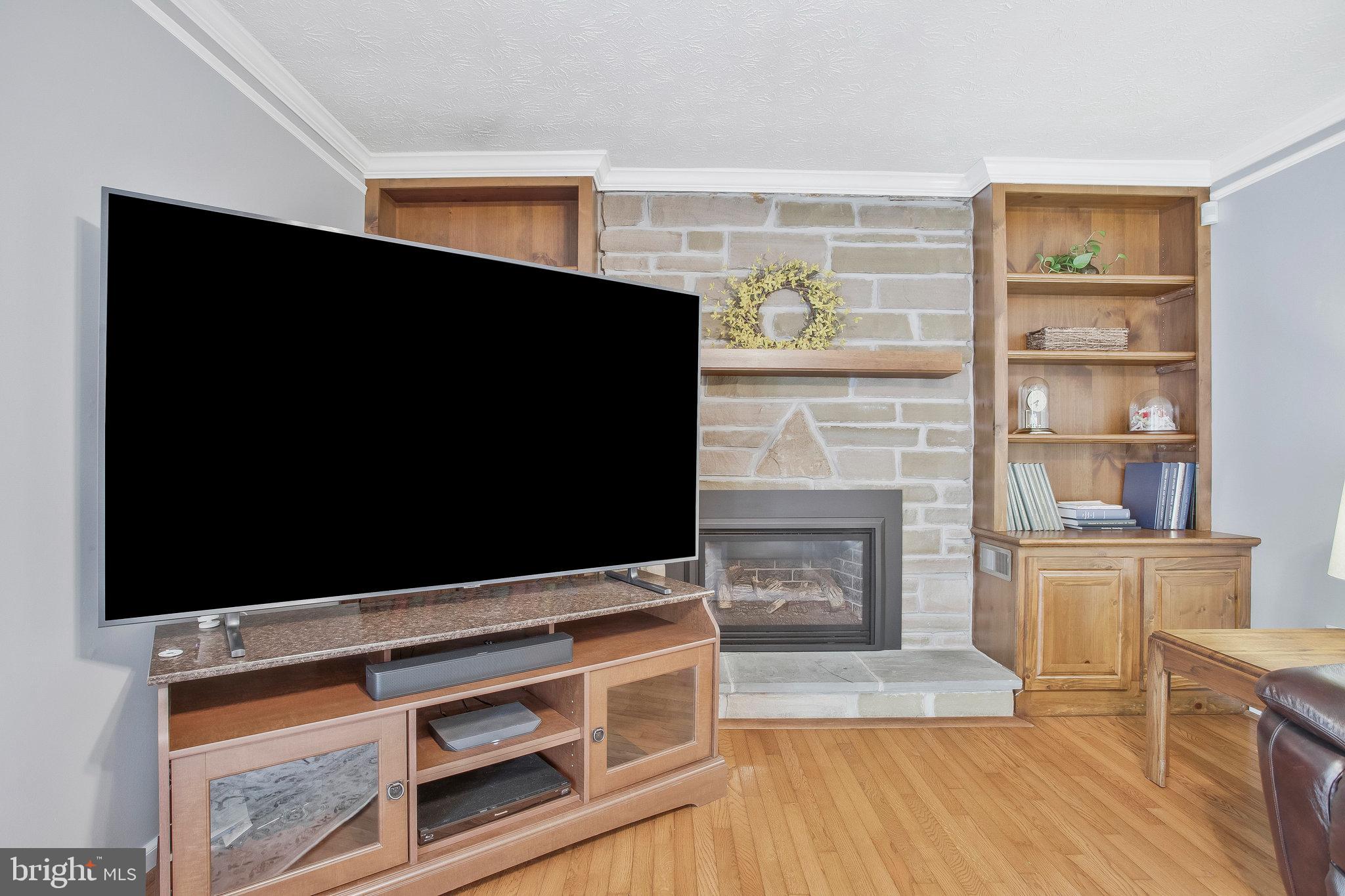 CROFTON WOODS - Residential