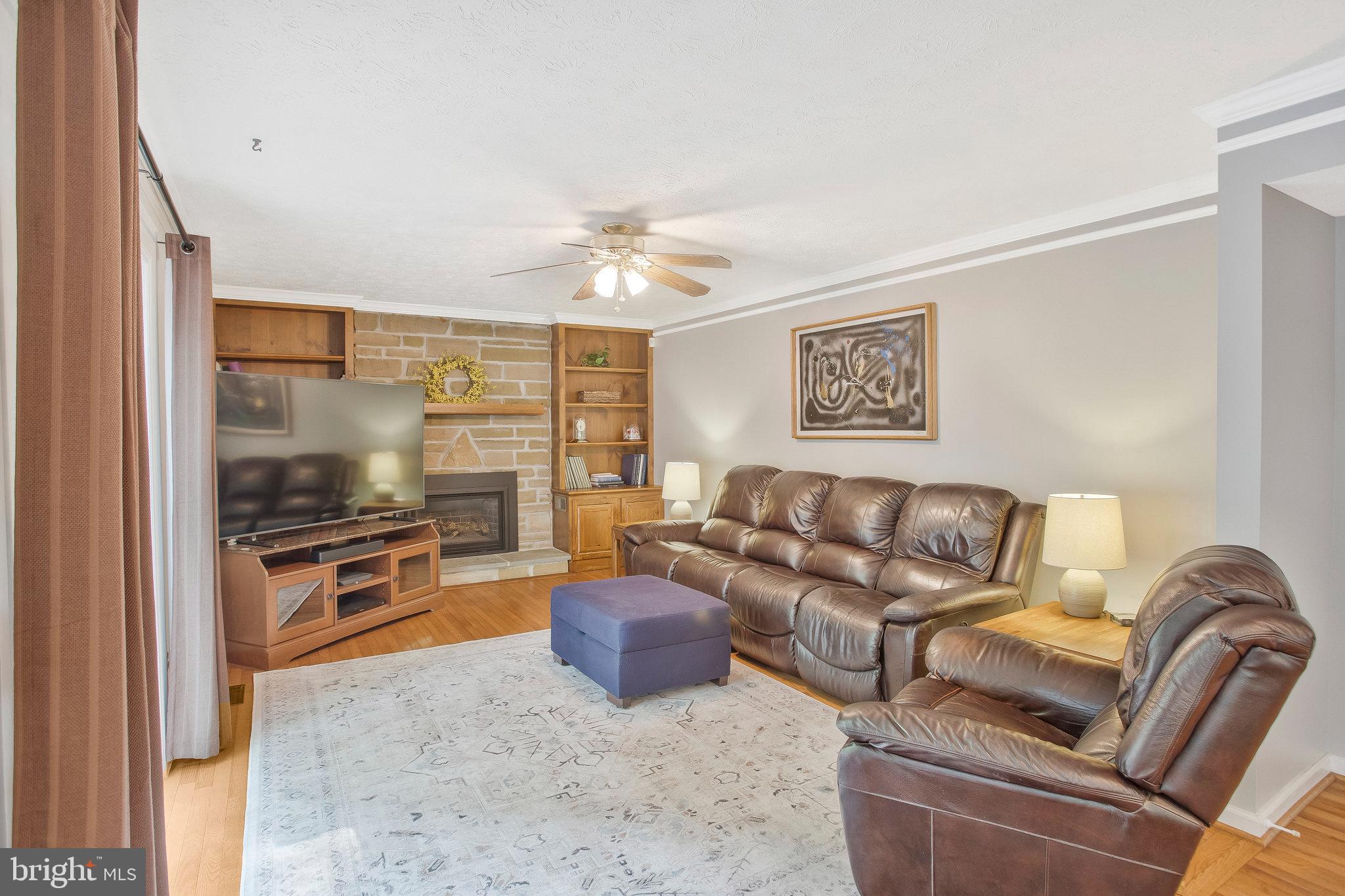 CROFTON WOODS - Residential