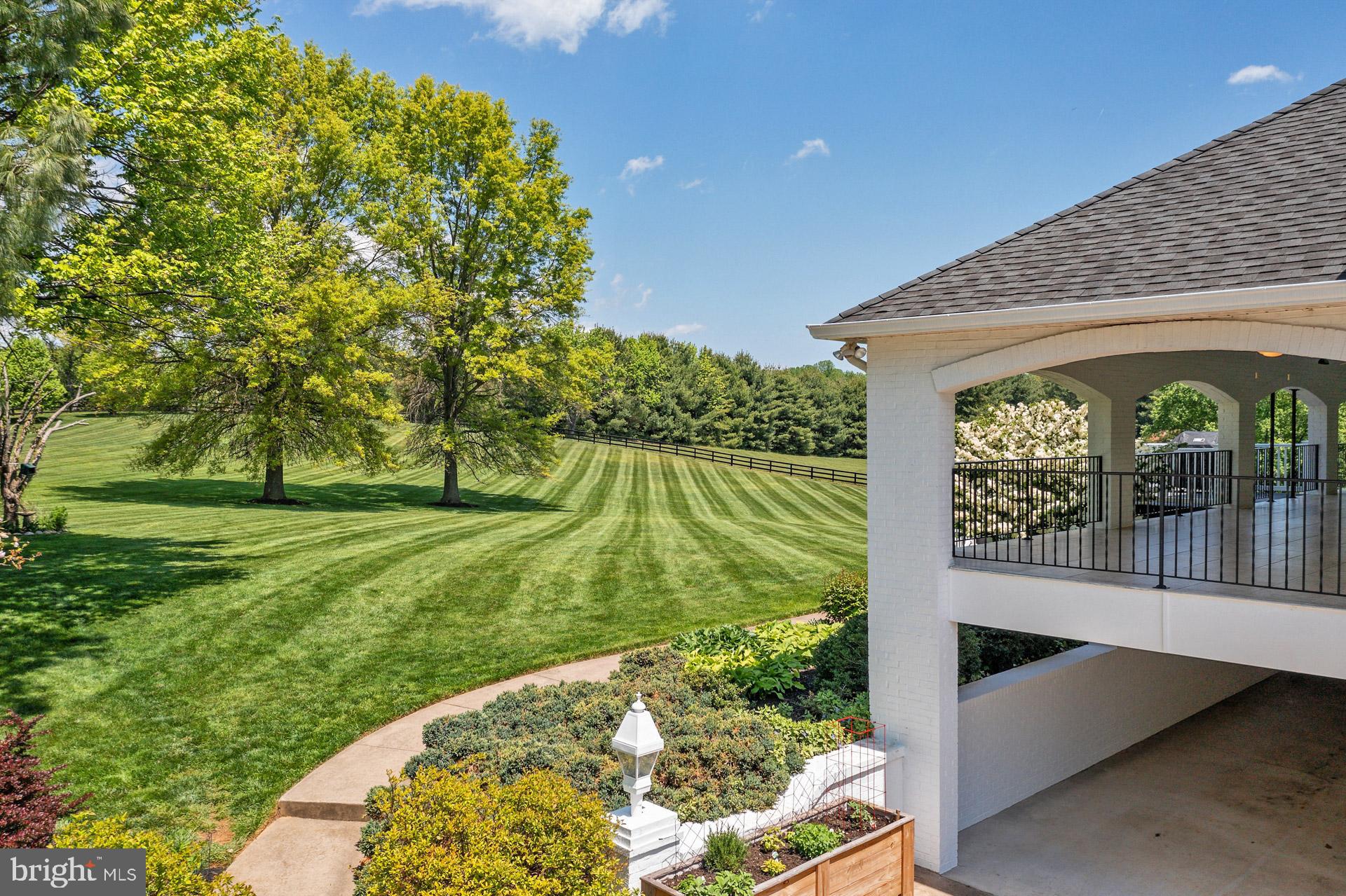 FERGUSON KNOLLS - Residential