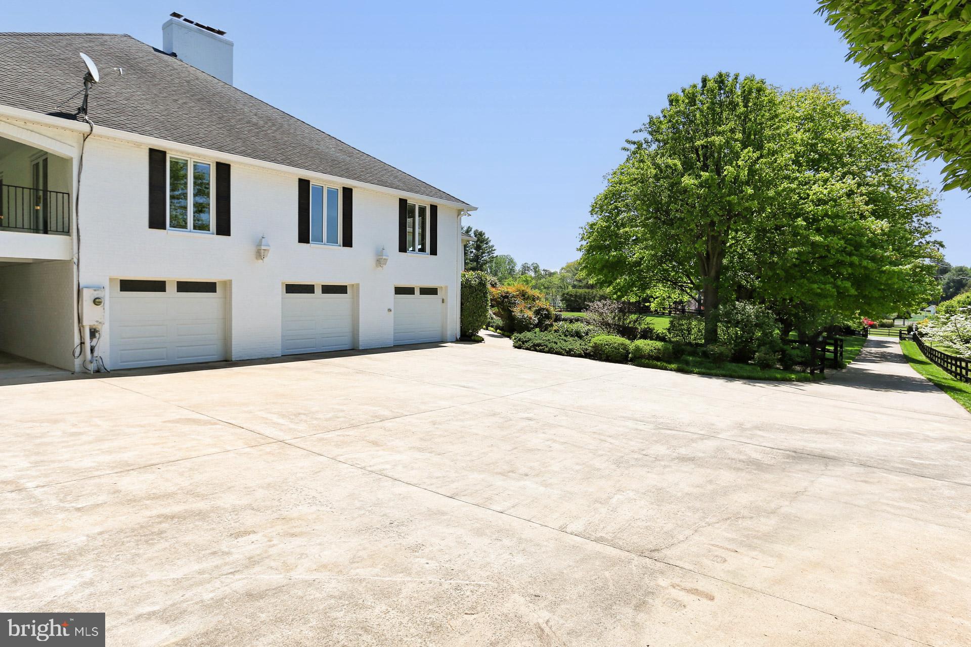 FERGUSON KNOLLS - Residential