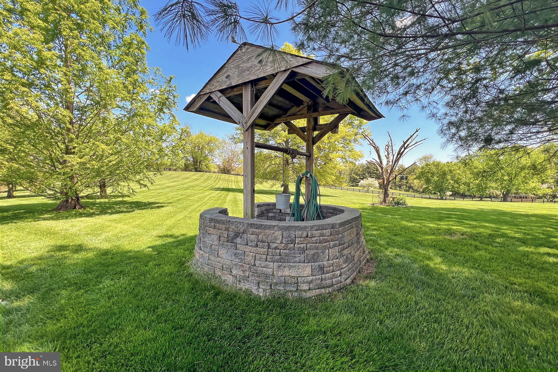 FERGUSON KNOLLS - Residential