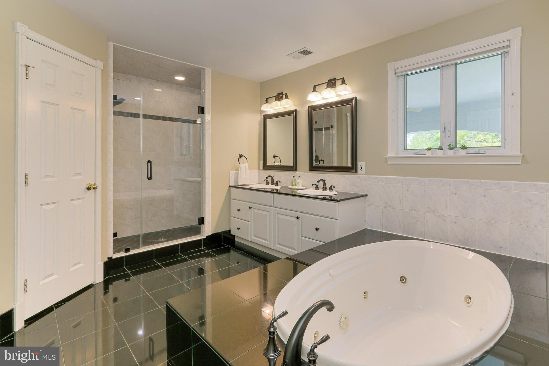 FERGUSON KNOLLS - Residential