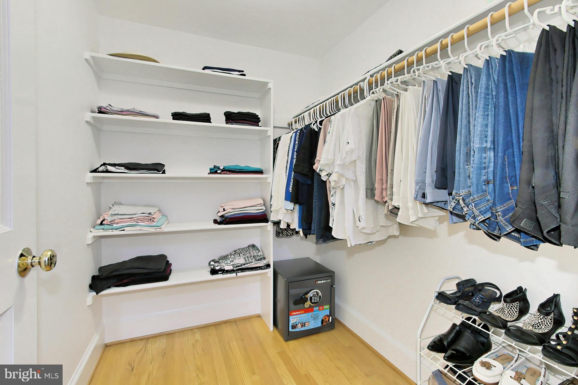 FERGUSON KNOLLS - Residential