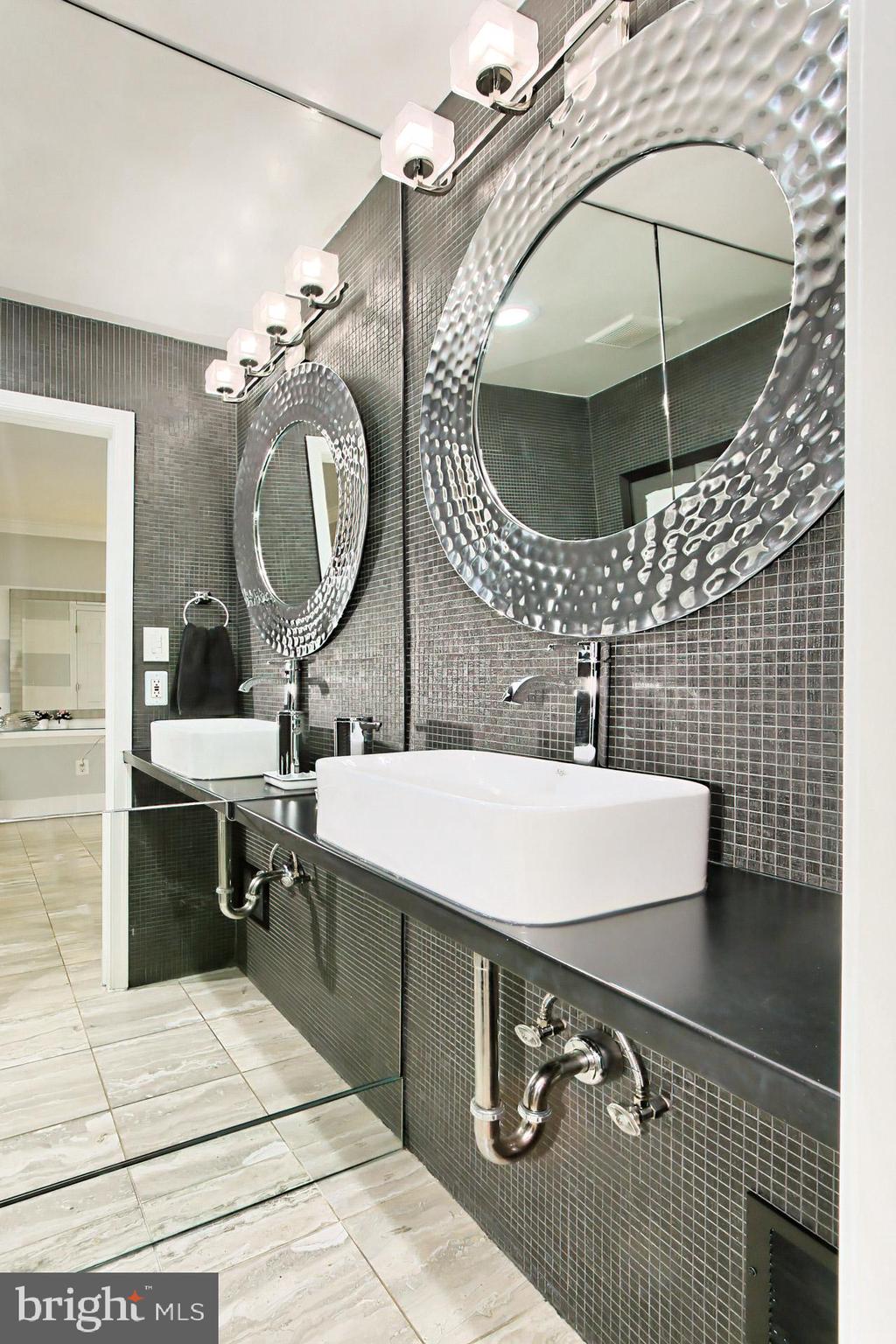 FERGUSON KNOLLS - Residential