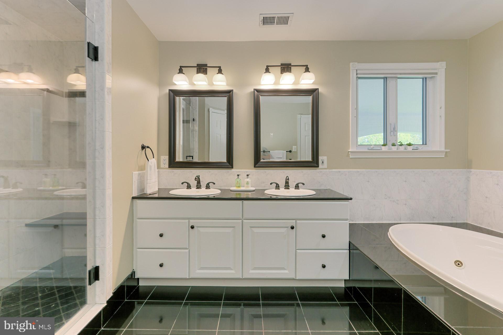 FERGUSON KNOLLS - Residential