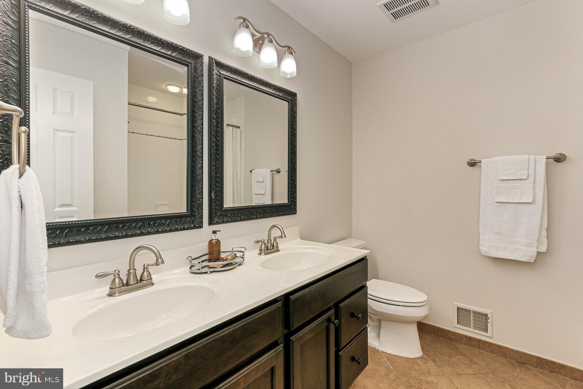 FERGUSON KNOLLS - Residential