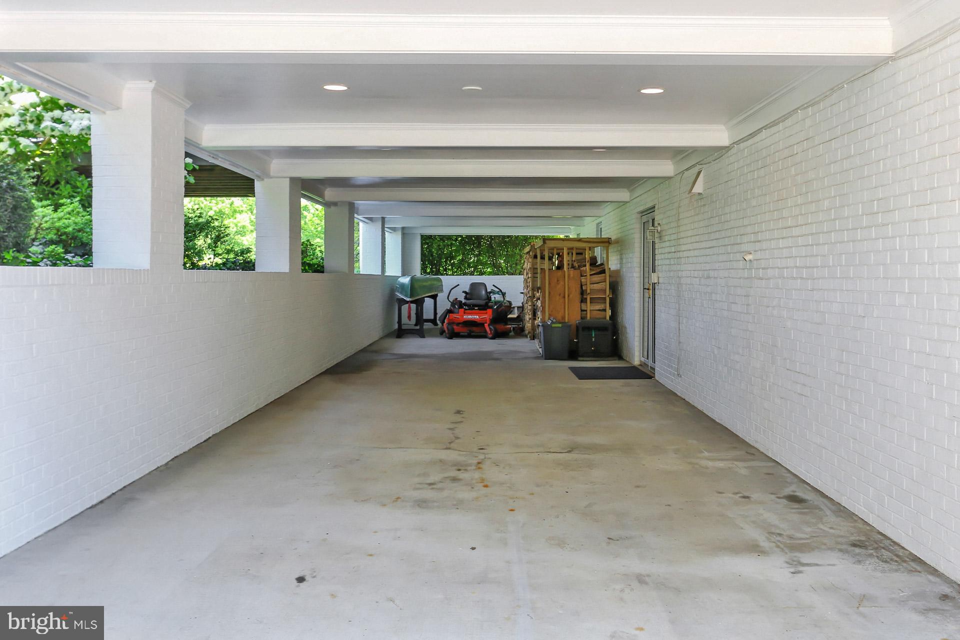 FERGUSON KNOLLS - Residential