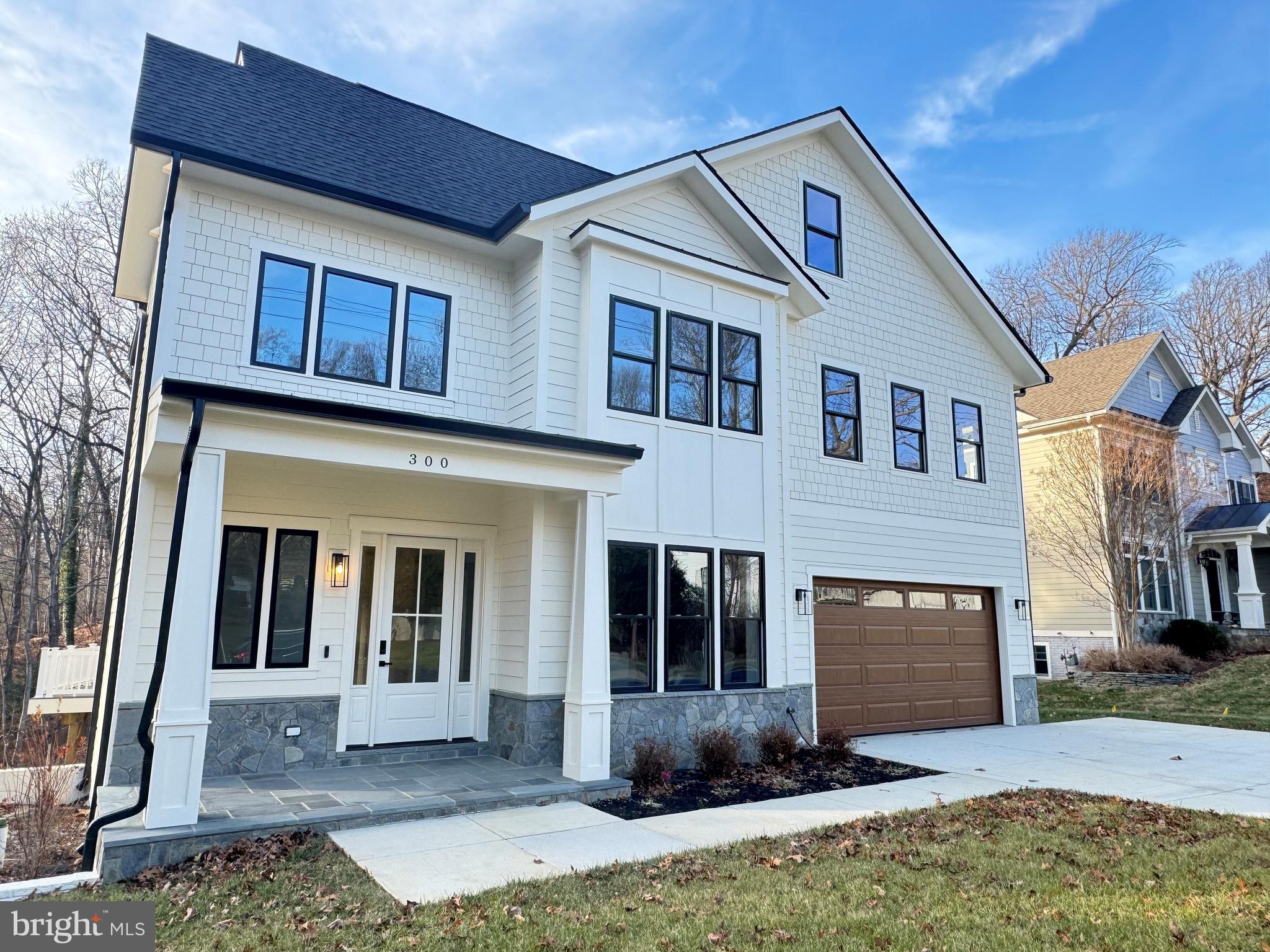 300 JOHN MARSHALL DRIVE NE