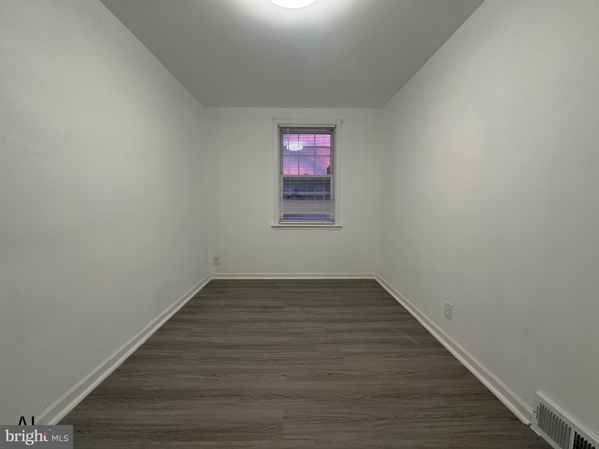 MAYFAIR (WEST) - Residential