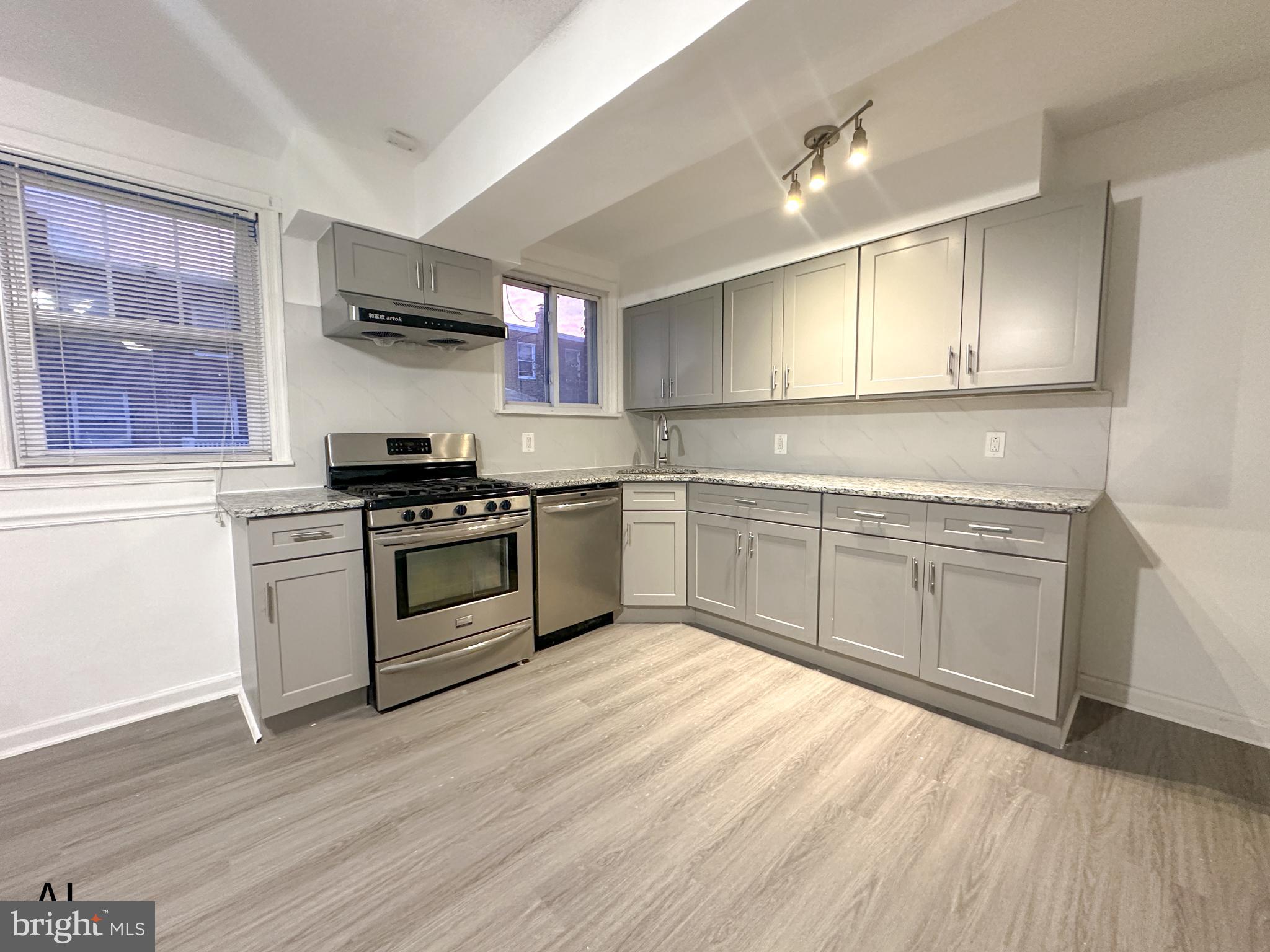 MAYFAIR (WEST) - Residential