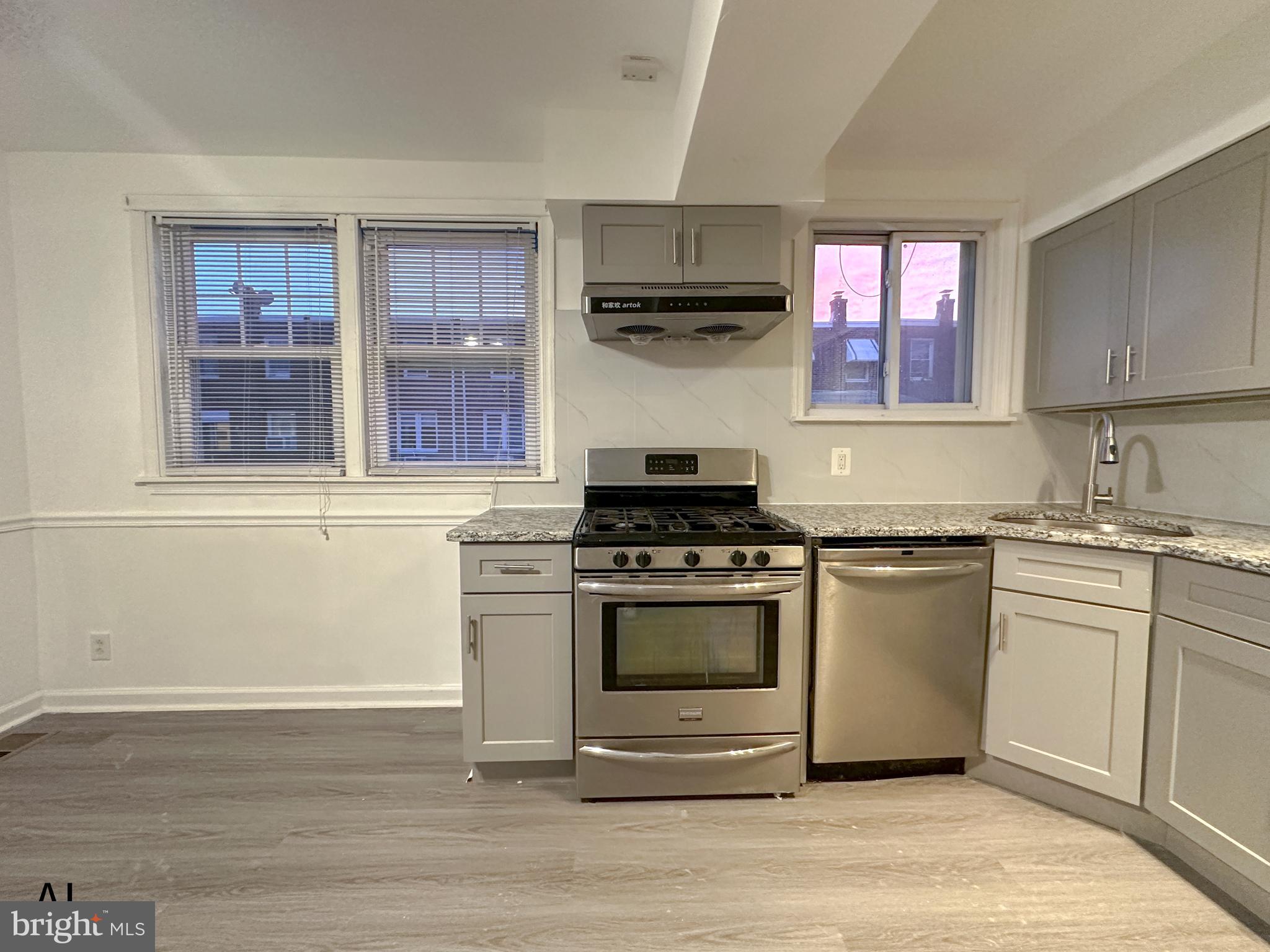 MAYFAIR (WEST) - Residential