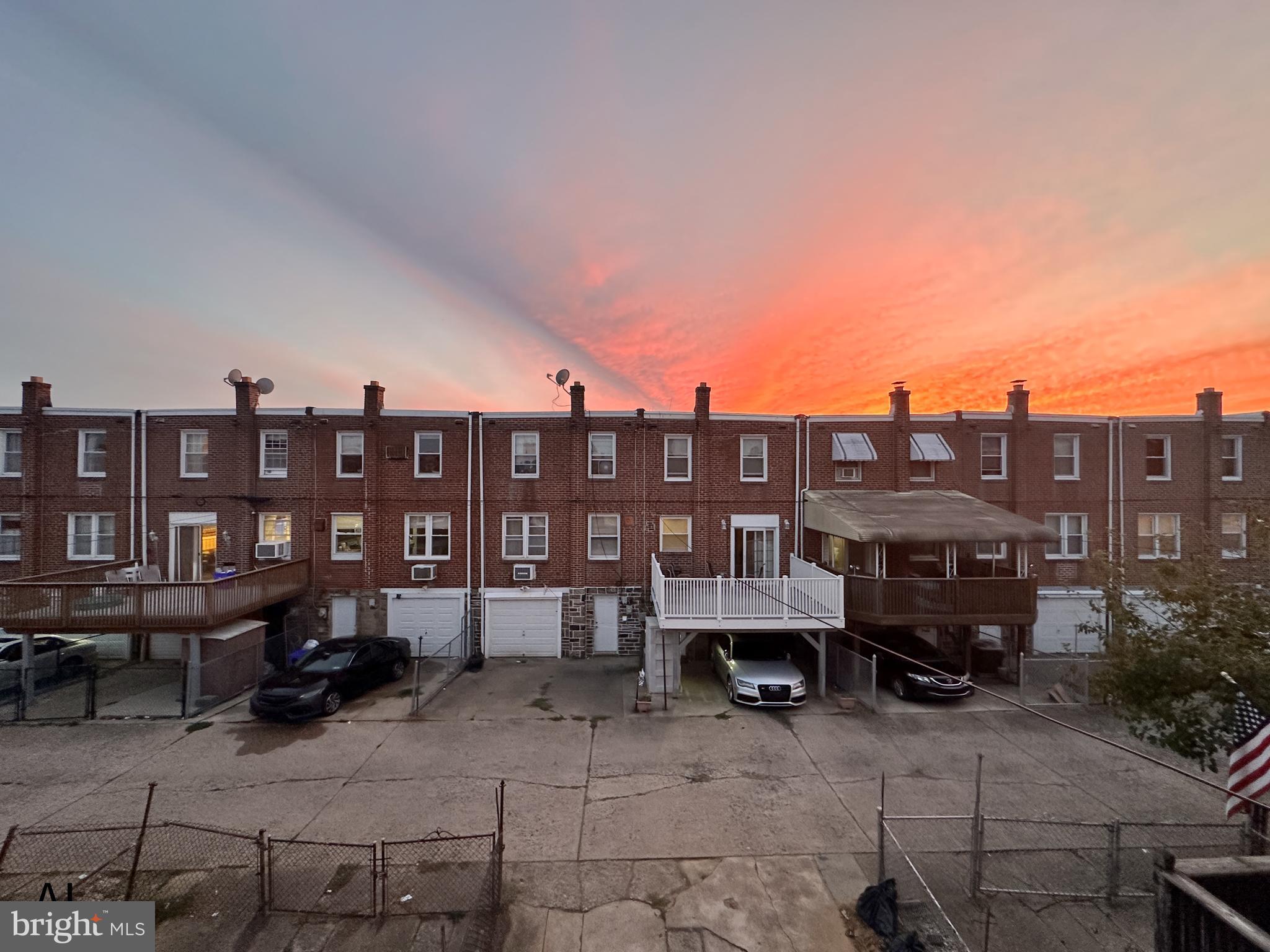 MAYFAIR (WEST) - Residential