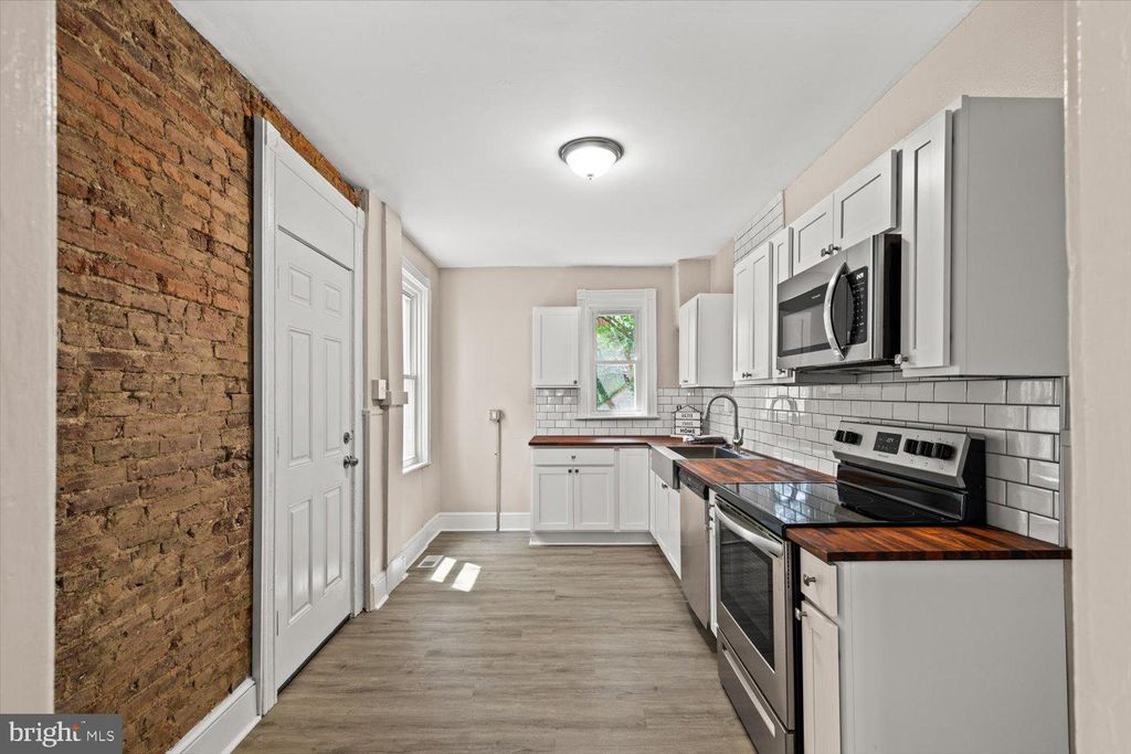 Photo of 748 S QUEEN ST, LANCASTER, PA 17603 (MLS # PALA2036974)