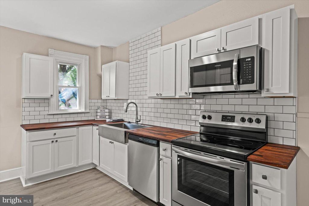 Photo of 748 S QUEEN ST, LANCASTER, PA 17603 (MLS # PALA2036974)