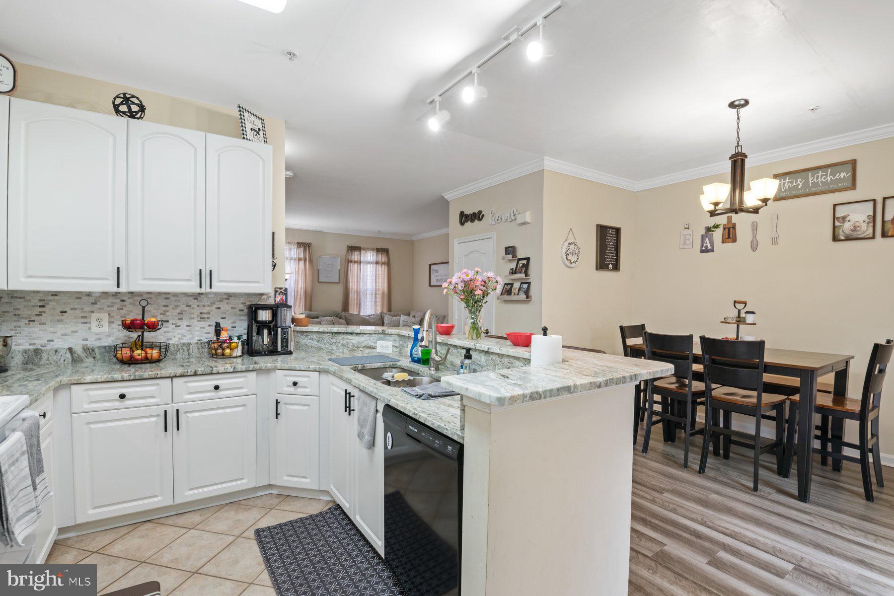 HIGH VIEW AT HUNT VALLEY - Residential