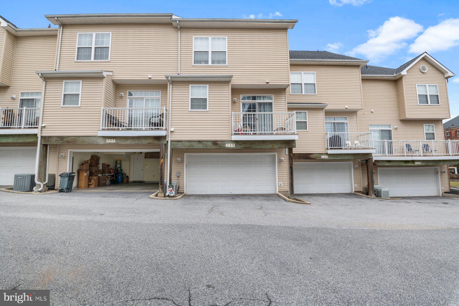 HIGH VIEW AT HUNT VALLEY - Residential