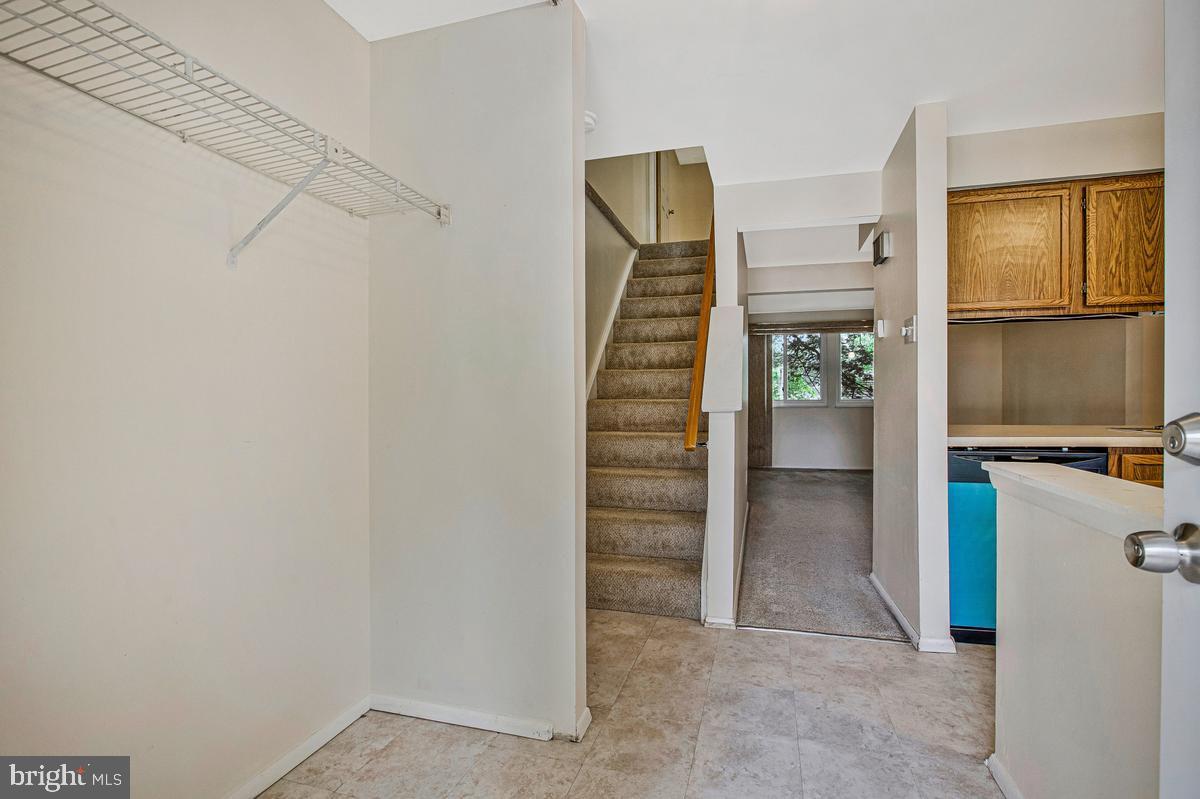 8010 HADFIELD COURT