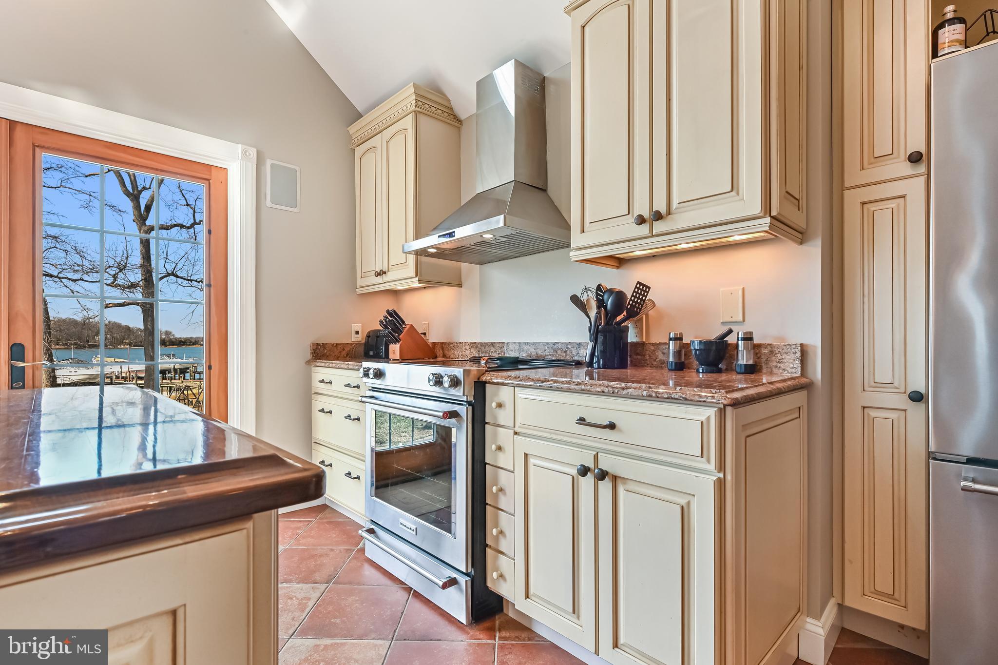 LOCH HAVEN - Residential