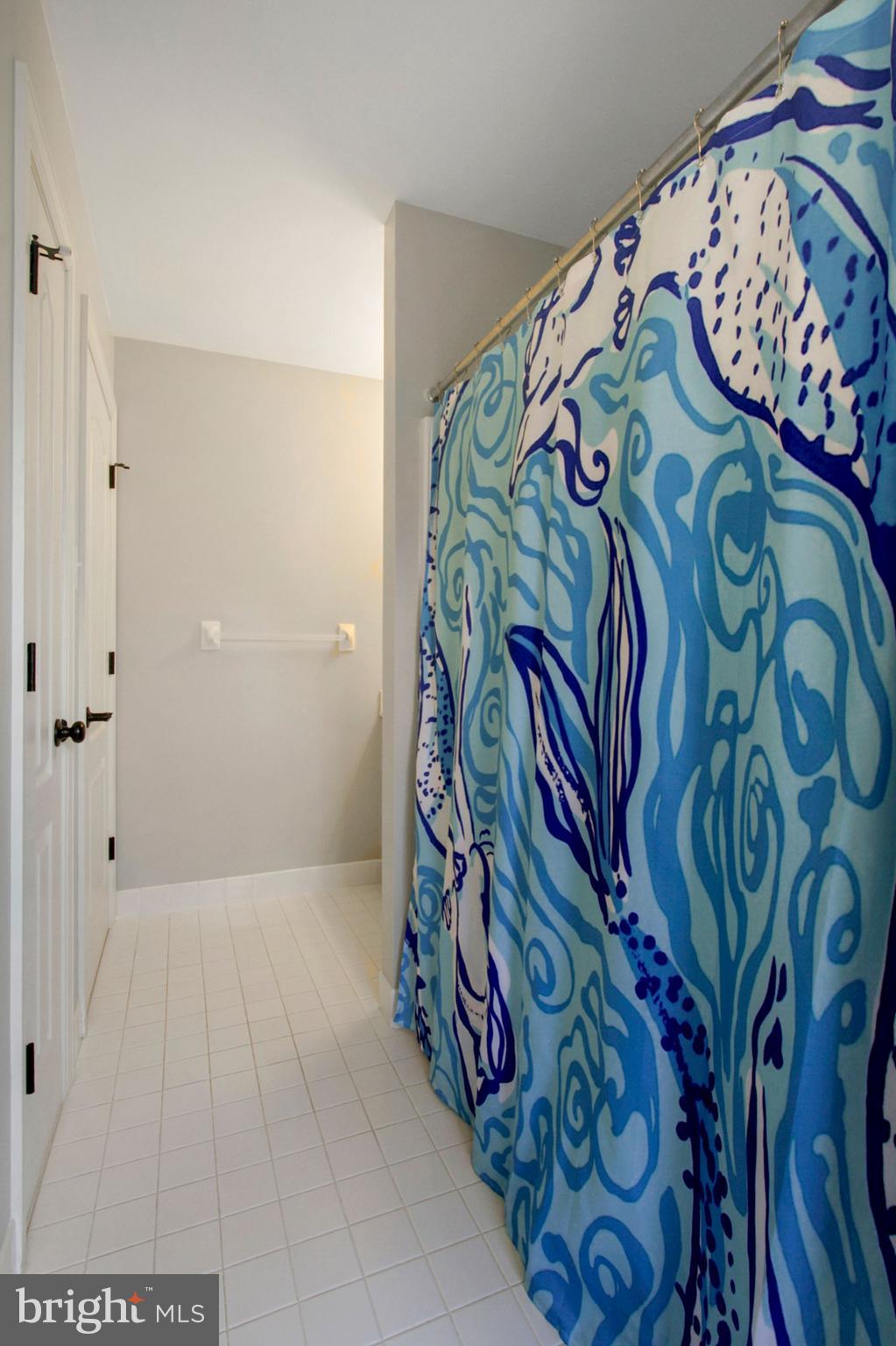 LONGWOOD VILLAGE - Residential Lease