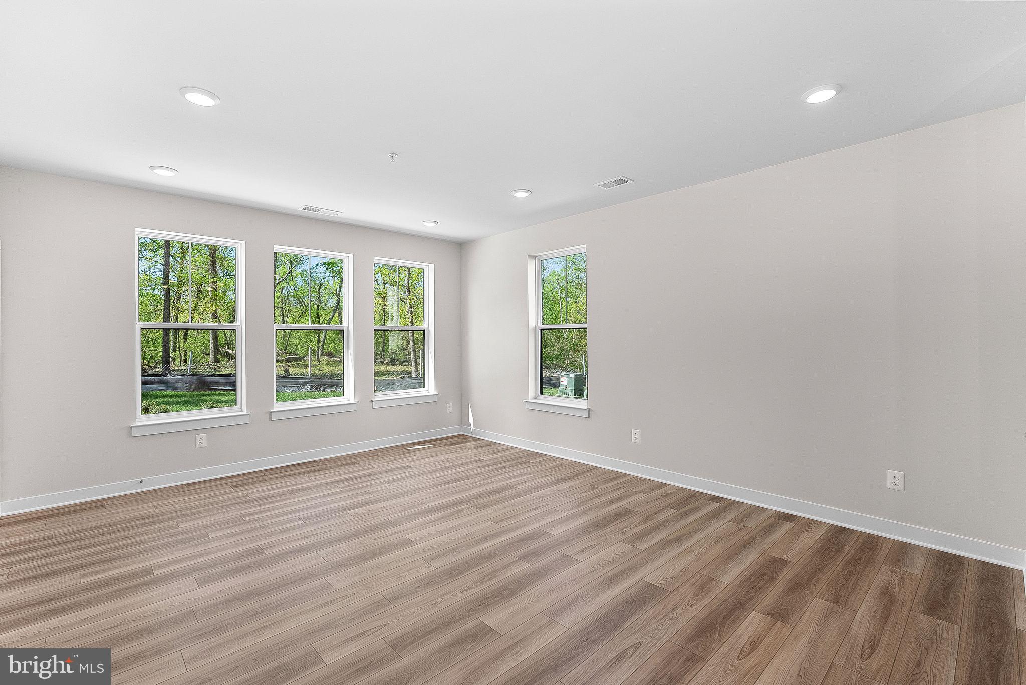 KINCORA - Residential Lease