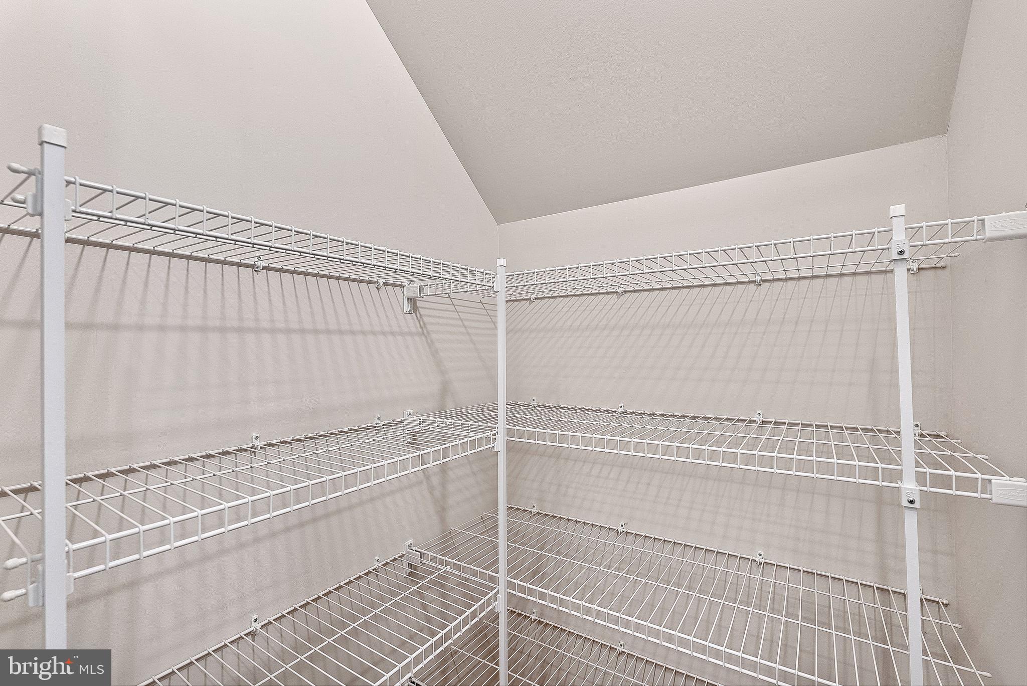 KINCORA - Residential Lease